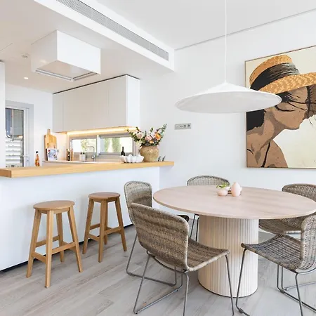 Apartment Higueron Med Essence *